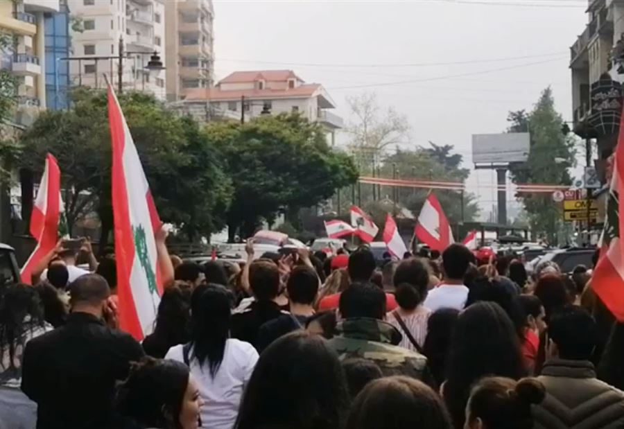 حراك العسكريين المتقاعدين يدعو لفتح الطرقات 