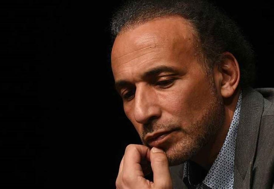 776 صورة جنسية تكمل فضيحة حفيد مؤسس الإخوان 776 صورة جنسية تكمل فضيحة حفيد مؤسس الإخوان