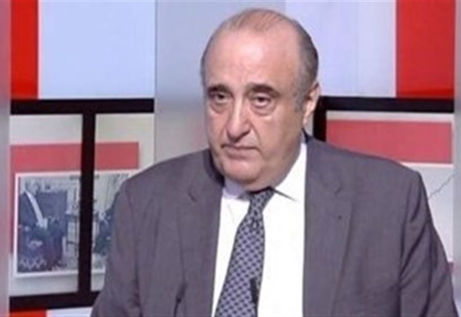 عبود "يسأل"