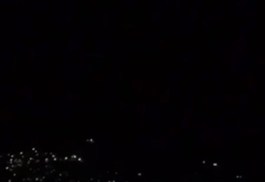 بالفيديو: لحظة إطلاق صواريخ من لبنان على إسرائيل