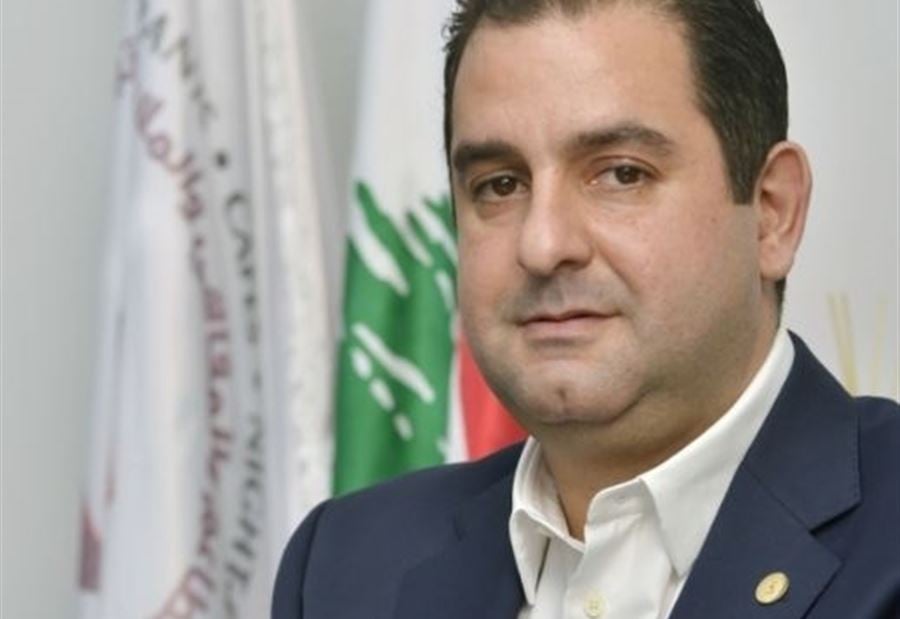 بالفيديو: اساءة فظيعة للمرأة من قبل نقيب أصحاب المطاعم