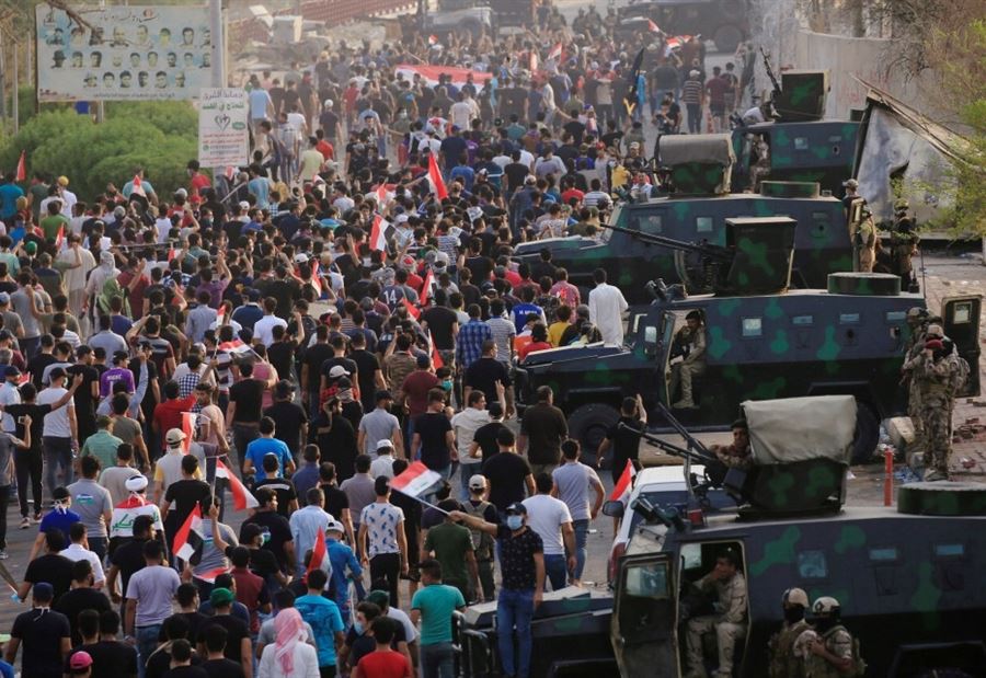 الجيش العراقي للمتظاهرين: سنحميكم  الجيش العراقي للمتظاهرين: سنحميكم