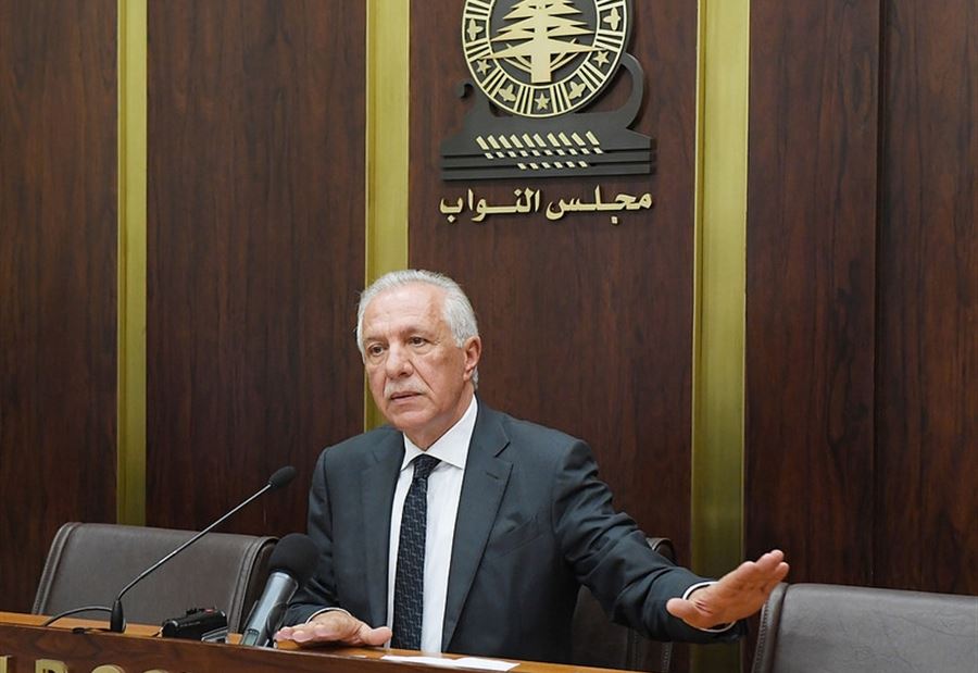 زعيتر يضع حادثة الكنيسة بعهدة وزارة الدفاع 