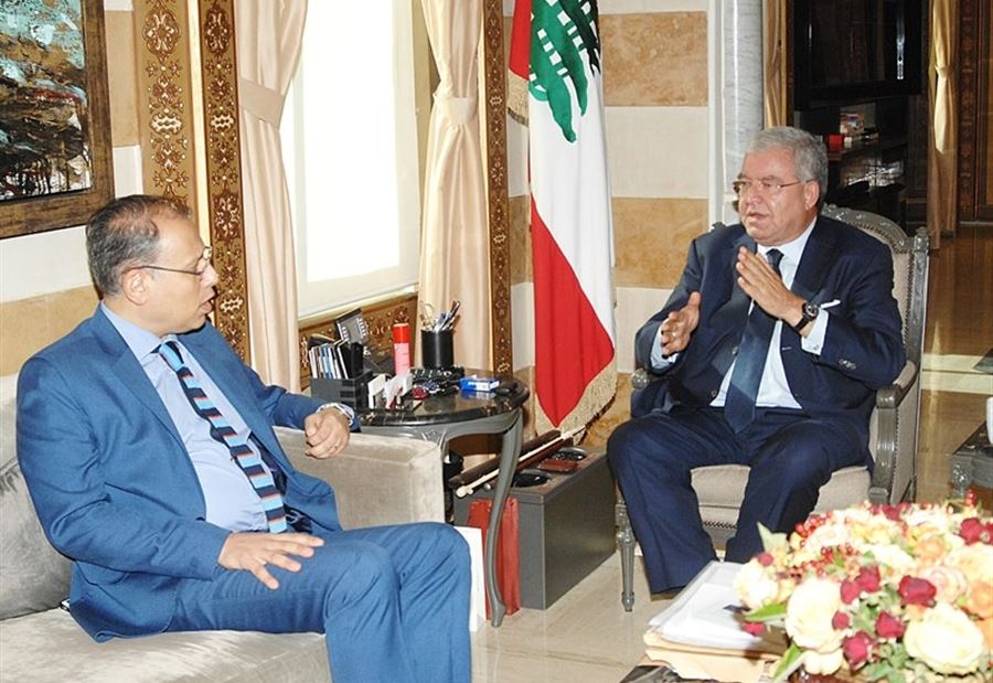 المشنوق يستعرض وسفير مصر المشروع الروسي لإعادة النازحين 