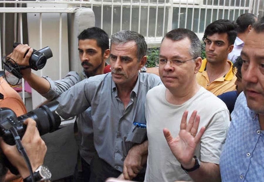 القس الأميركي المحتجز في تركيا يلتمس من القضاء إطلاق سراحه