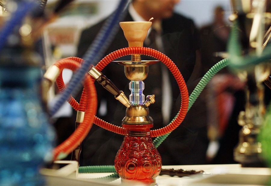 أسعار "جديدة" للسجائر والمعسل