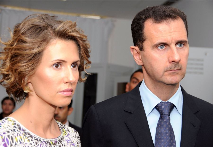 من لندن إلى دمشق... الأسد "الأب" أمر بمراقبة بشار وأسماء "العميلة" (صور) من لندن إلى دمشق... الأسد "الأب" أمر بمراقبة بشار وأسماء "العميلة" (صور)