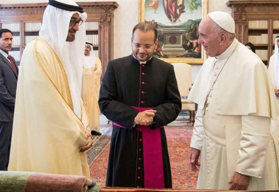 محمد بن زايد يرحب بـ"رجل السلام والمحبة"