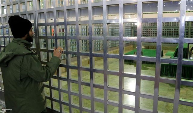 تفجير انتحاري عند قبر الخميني.. وهجوم على البرلمان الإيراني