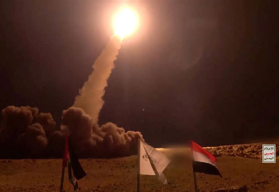 صاروخ من اليمن... وإنفجارات تهز إسرائيل