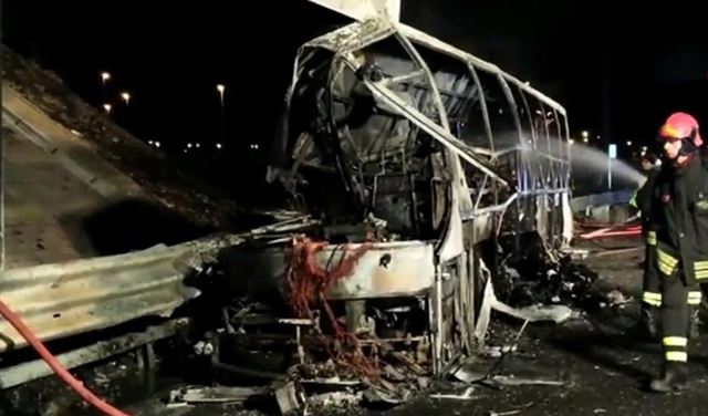 إرتفاع حصيلة قتلى تحطّم حافلة في إيطاليا إرتفاع حصيلة قتلى تحطّم حافلة في إيطاليا