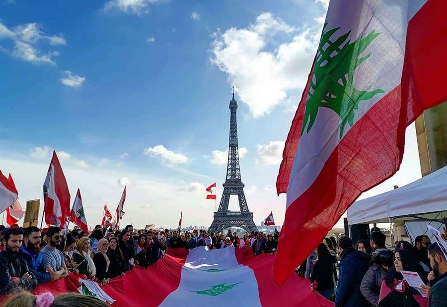 رسالةٌ من أهالي "طلاب الخارج" إلى ماكرون 