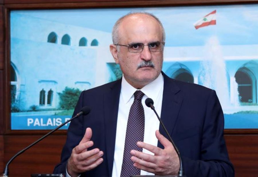 وزير المال يُوّقع مرسوم بشأن وظيفة استاذ ثانوي 