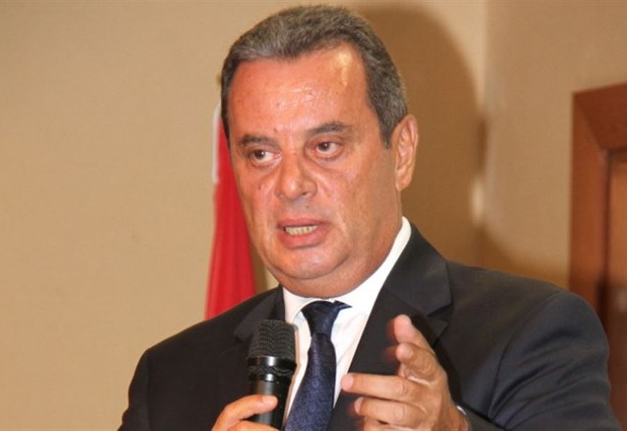 واكيم: جمهوريات الموز تخجل بكم... والله عيب واكيم: جمهوريات الموز تخجل بكم... والله عيب