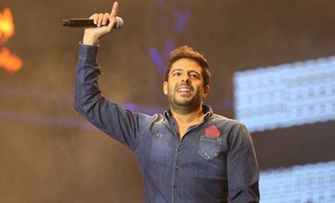 منع محمد حماقي من السفر للإمارات.. والسبب