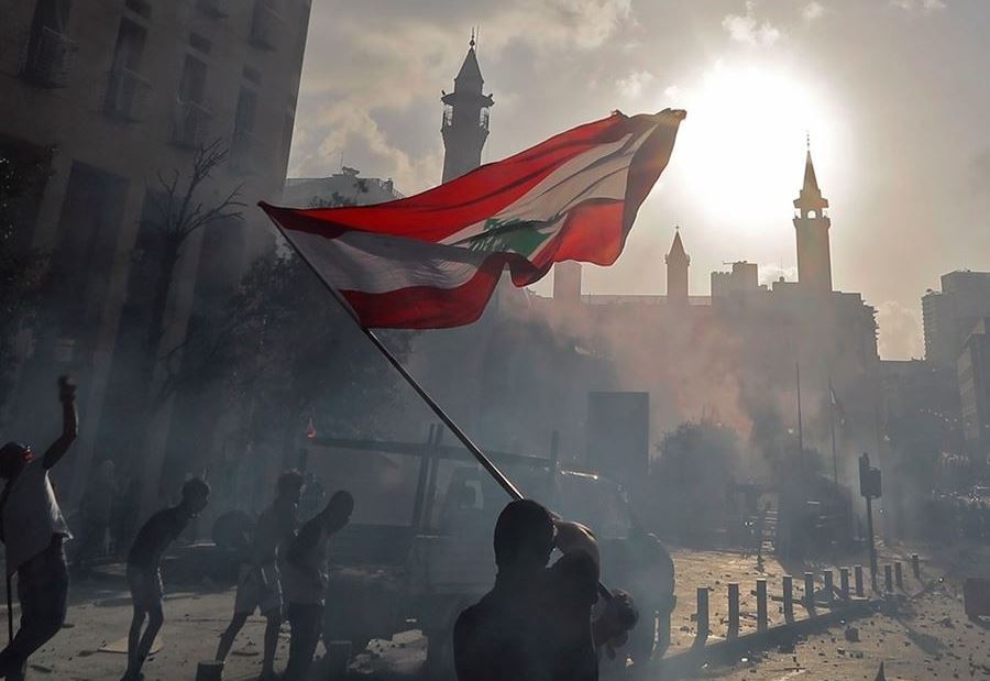 لبنان "متروك"