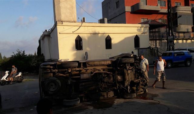 اصطدم بمحل تجاري في حلبا.. فأوقع قتيلين و 3 جرحى اصطدم بمحل تجاري في حلبا.. فأوقع قتيلين و 3 جرحى