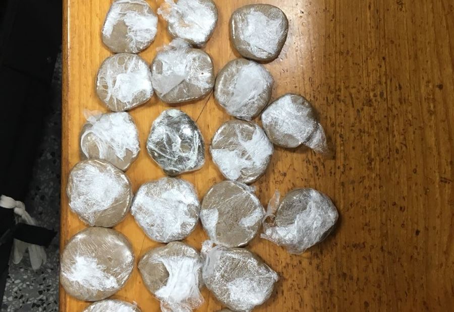 بالصورة: احباط عملية تهريب كمية من الحشيشة في المطار بالصورة: احباط عملية تهريب كمية من الحشيشة في المطار