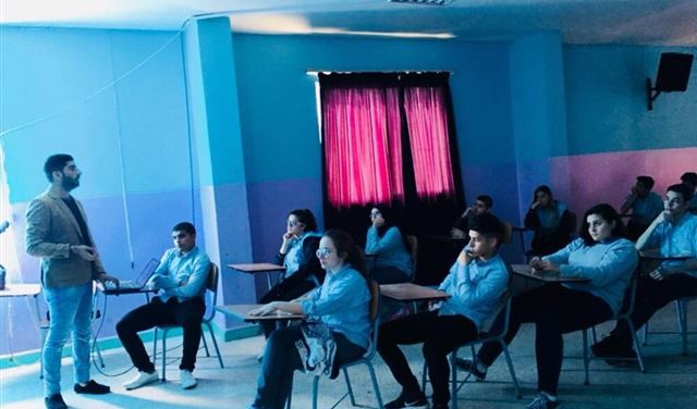 الى الطلاب.... احذروا هذه الجامعة في صور 