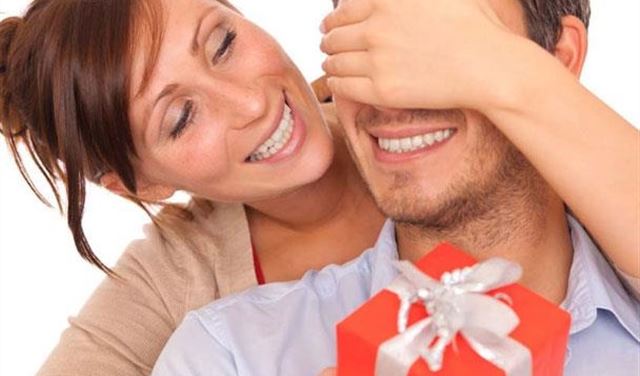 خلصي زوجك من توتر العمل.. بهذه النصائح خلصي زوجك من توتر العمل.. بهذه النصائح