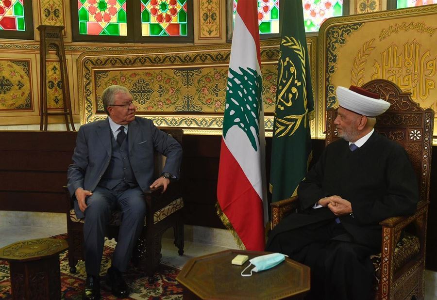 المشنوق "يرفع الصوت" من دار الفتوى! 