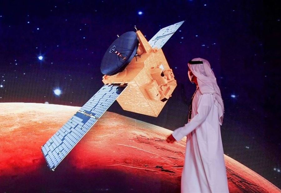 "مسبار الأمل" الإماراتي ينجح بالوصول إلى مداره حول المريخ