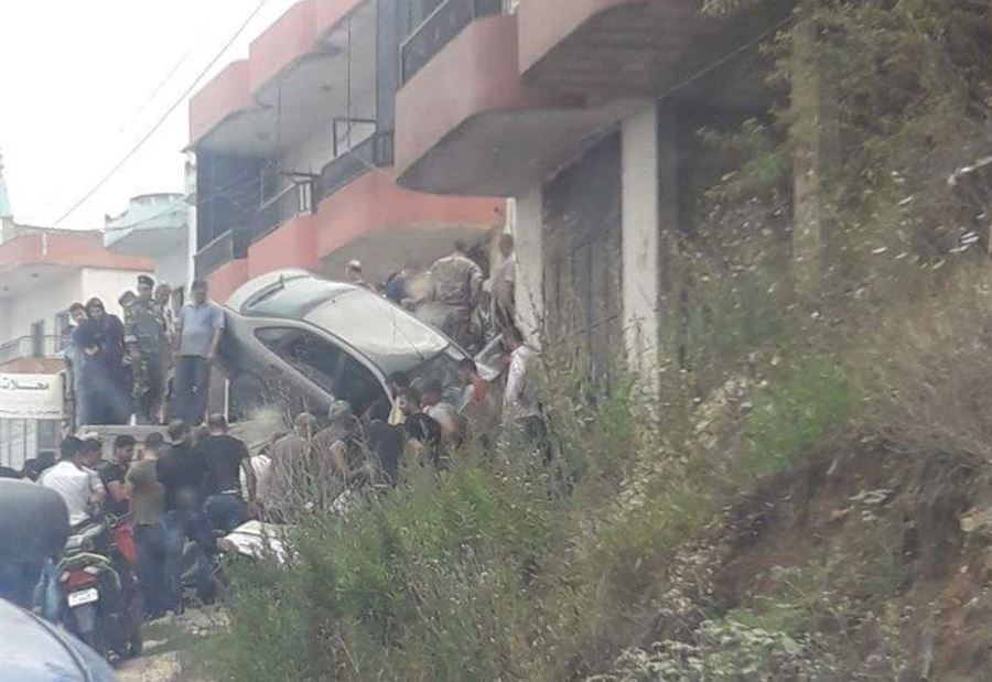 بالصورة: 4 جرحى بانحراف سيارة في عكار