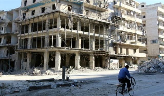 دمشق تتهم المعارضة بقصف معبر لخروج المدنيين شرقي حلب