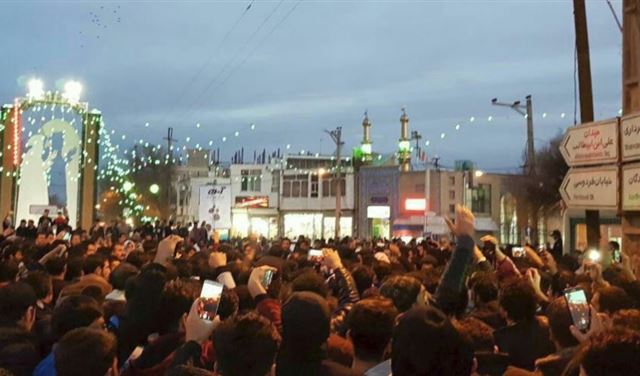 إيران تتأهب لـ"جمعة غضب".. وعدد القتلى إلى ارتفاع