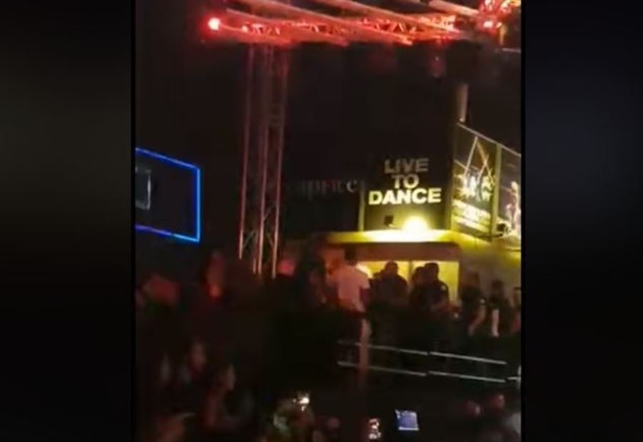 بالفيديو: جرحى جراء تضارب عنيف في ملهى في الدورة