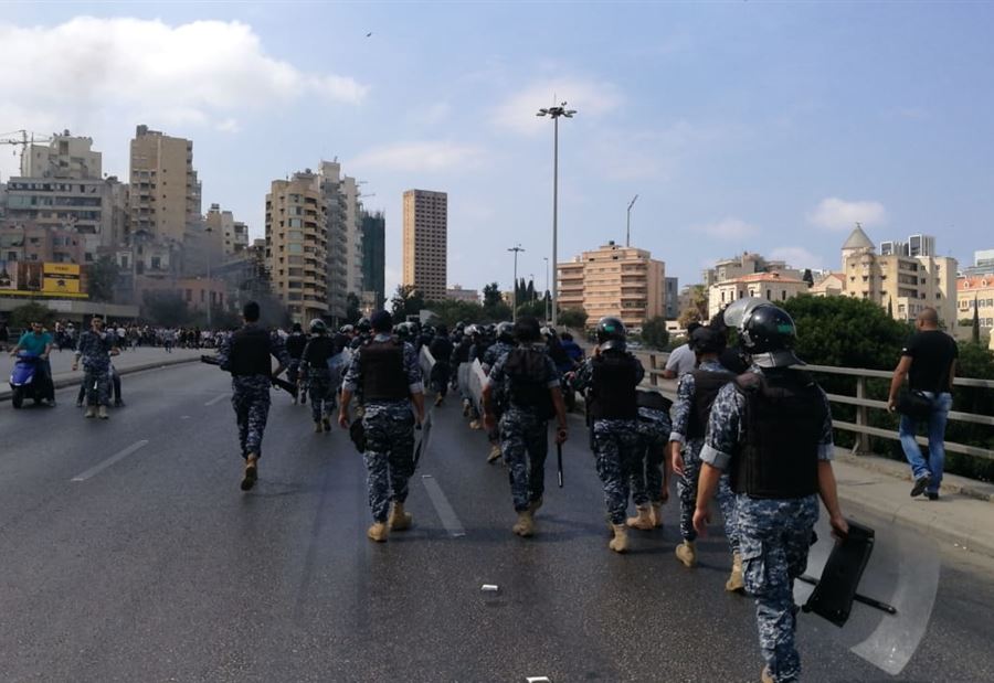 بالصور:القوى الامنية تفتح جسر الرينغ...ولكن! بالصور:القوى الامنية تفتح جسر الرينغ...ولكن!