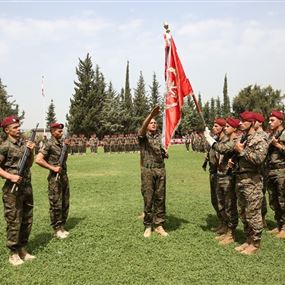 تقديم مجندين ممددة خدماتهم للعلم