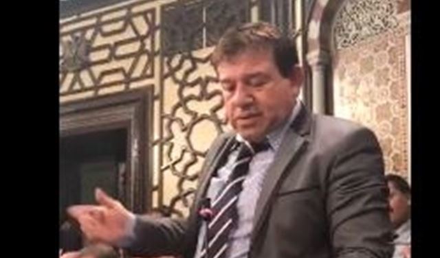 بالفيديو.. نائب سوري يثير "سخرية" زملائه أثناء مدحه الأسد! بالفيديو.. نائب سوري يثير "سخرية" زملائه أثناء مدحه الأسد!