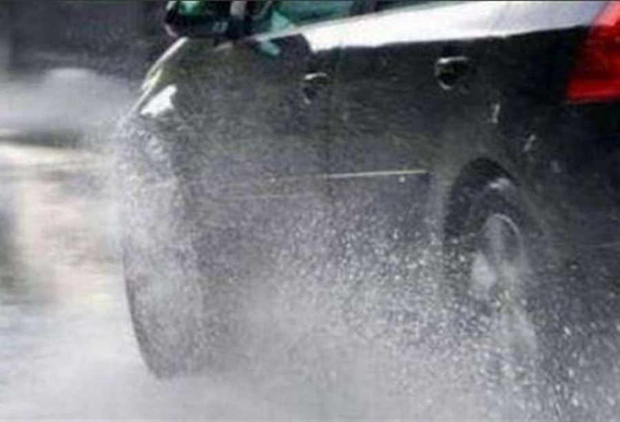 قوى الأمن تحذر السائقين من خطر الإنزلاق  قوى الأمن تحذر السائقين من خطر الإنزلاق