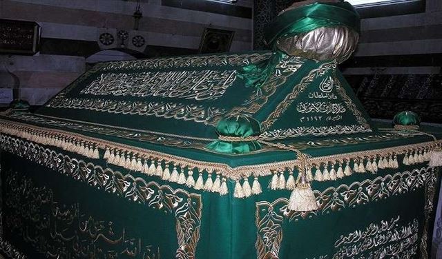كيف مات صلاح الدين الأيوبي؟