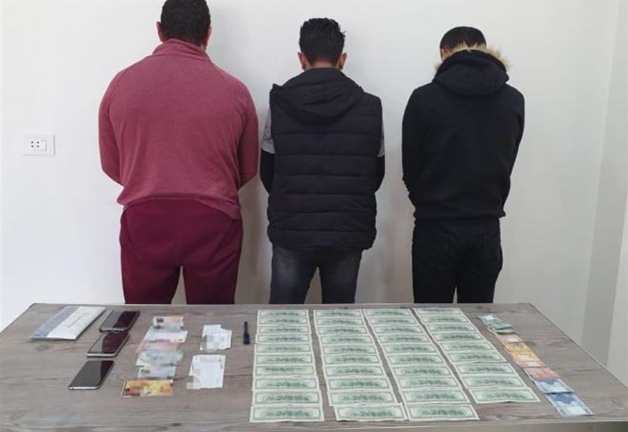 بالصورة: عصابة ترويج عملة مزيفة في الأوزاعي والجناح