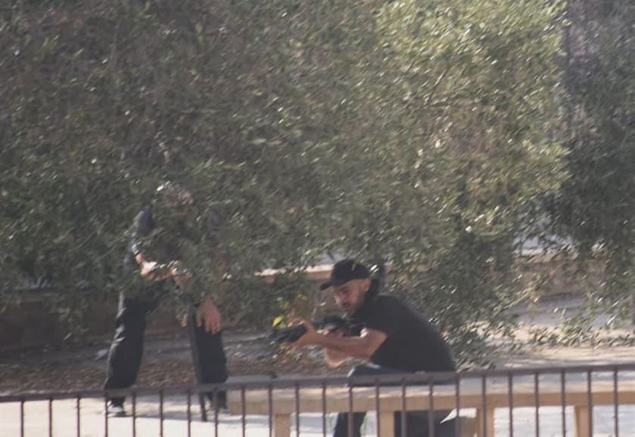 بالفيديو والصور... قنص متظاهرين بالرصاص الحي في بيروت