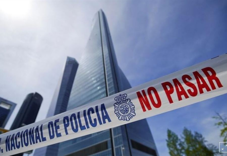 بعد تهديد بقنبلة ...إخلاء ناطحة سحاب تضم سفارات في مدريد