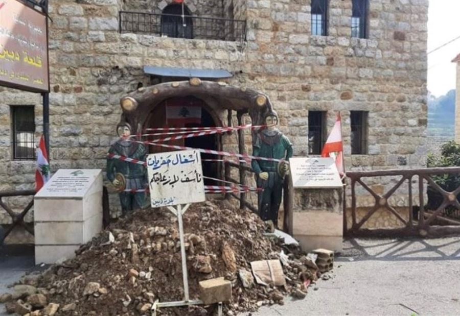 عمال "دبين" ينتفضون على بلديتهم 