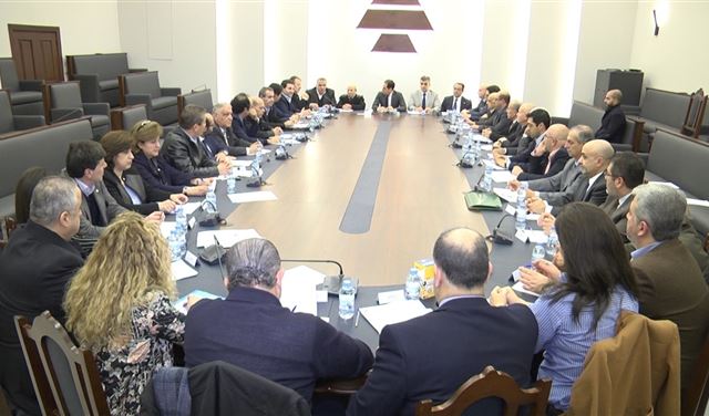 حزب "الكتائب" يراقب بقلق شديد حزب "الكتائب" يراقب بقلق شديد