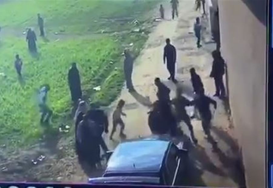 بالفيديو: مخيم للنازحين في البقاع يتحوَّل الى ساحة معركة بالفيديو: مخيم للنازحين في البقاع يتحوَّل الى ساحة معركة