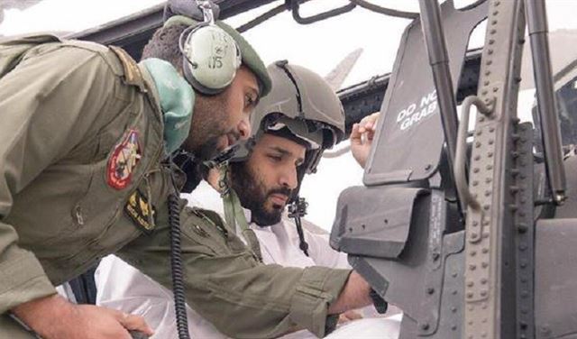محمد بن سلمان يصل إلى "الجوهرة" على متن "أباتشي"! محمد بن سلمان يصل إلى "الجوهرة" على متن "أباتشي"!