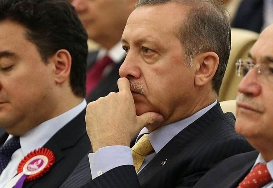 أردوغان "ينفجر غضبا" من رفاقه  أردوغان "ينفجر غضبا" من رفاقه