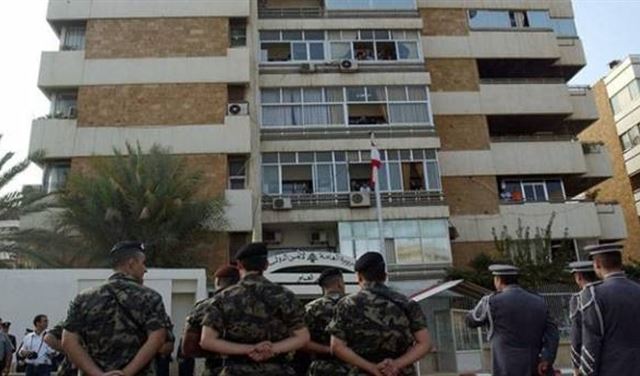 ضابطان "لم يكونا ماشيين حسب النص" ضابطان "لم يكونا ماشيين حسب النص"