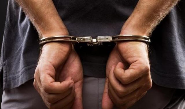 "أوباما" وثلاثة من معاونيه في قبضة قوى الأمن 