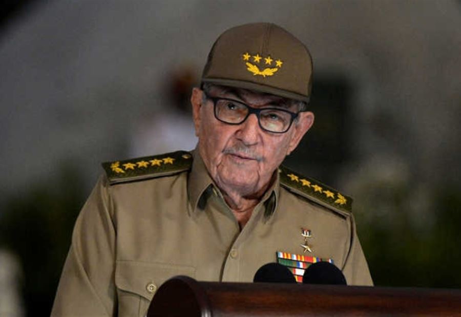 راؤول كاسترو يتنحى...