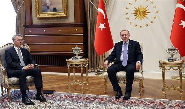 أردوغان يبحث الضربة الثلاثية على سوريا مع ميركل وستولتنبرغ