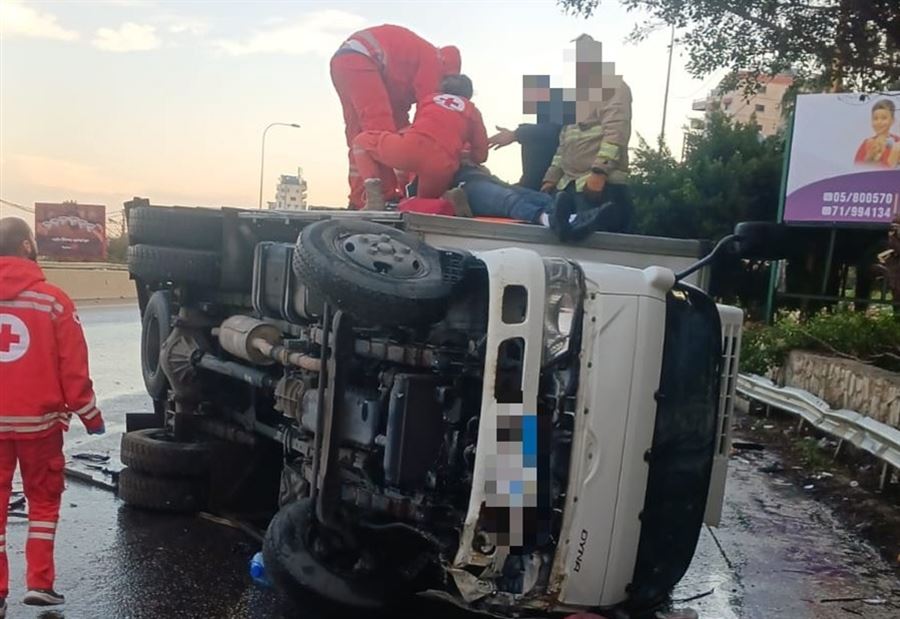 قتيلٌ وجرحى... بالصورة: حادث مروع على أوتوستراد خلدة قتيلٌ وجرحى... بالصورة: حادث مروع على أوتوستراد خلدة