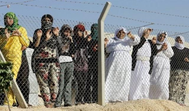 عراقي أيزيدي يشتري ابنته المختطفة من "داعش" بـ20 ألف دولار