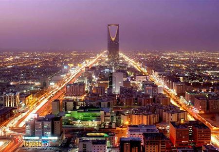 صورة لأميرين تثير جدلا في السعودية